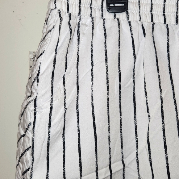 Rip Zone~ Woman's Shorts Size 14 - Picture 3 of 6